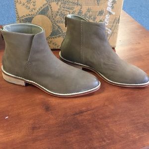 century flat boot